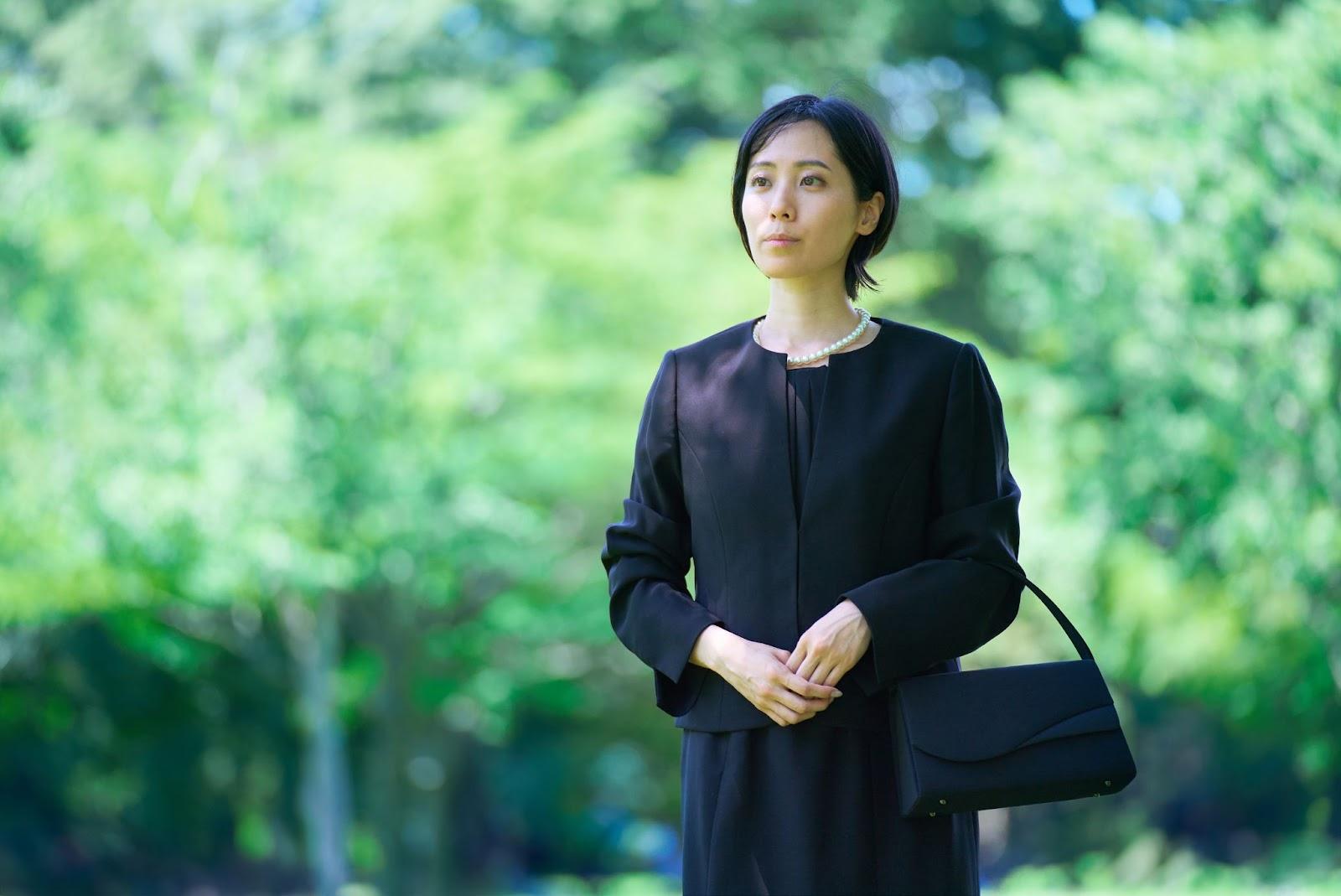 無宗教葬（自由葬）のメリットとデメリットとは？